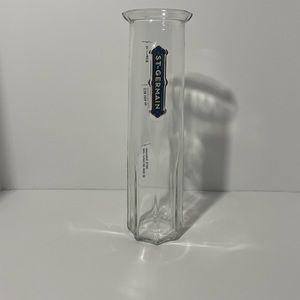 St. Germain carafe, a set of 6 tulip glasses and 6 stirers